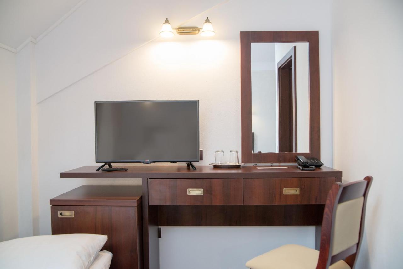 Hotel Taverna Olteanului 3*